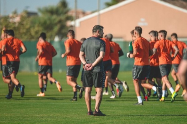 El Elche invierte 150.000 euros en la mejora de sus campos de entrenamiento