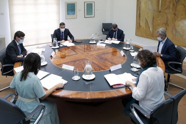La Fiscalía del Supremo pide que se inadmitan las querellas contra el Gobierno por su gestión de la covid 