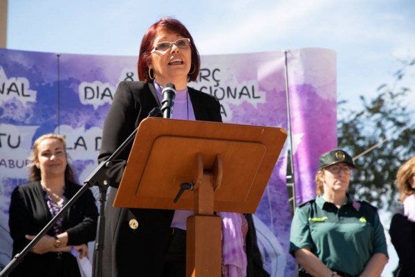 La oposición de El Campello estalla y exige la dimisión de la edil de Bienestar Social
