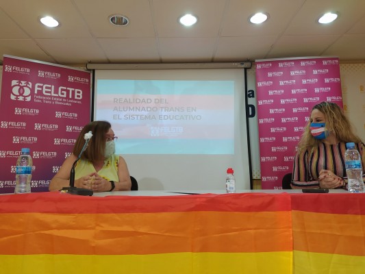 Reclaman una ley estatal para proteger a los jóvenes trans de medidas como el 'pin parental' murciano