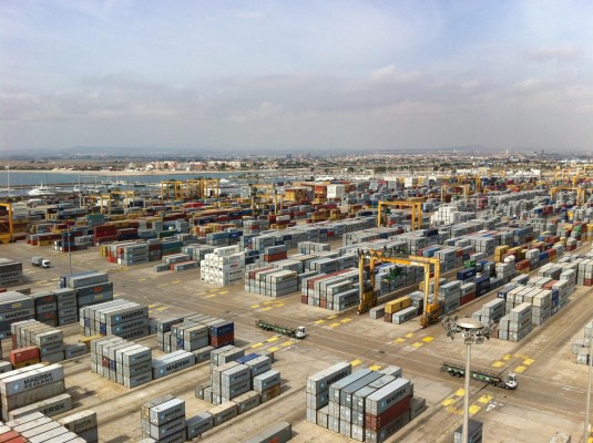 Valenciaport supera por primera vez el medio millón de contenedores en un mes