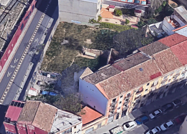 Solar donde se ubicará su primera promoción en València - 