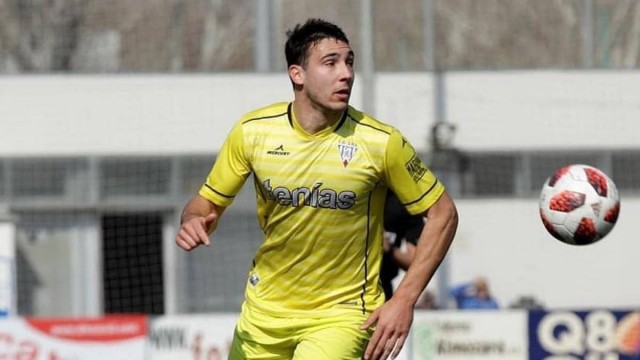 El Valencia ultima el fichaje del central Eduardo Mingotes