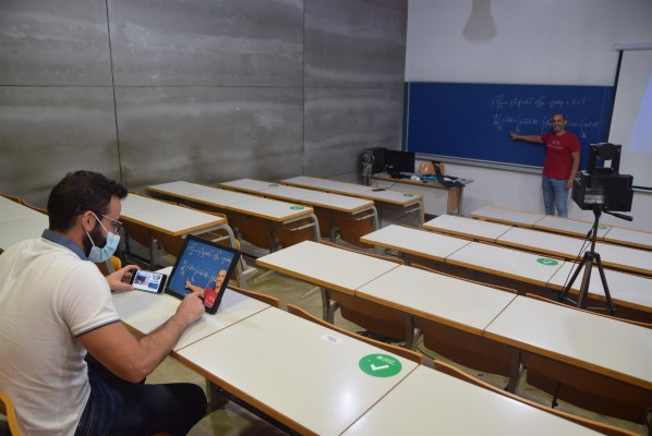 Un aparato para seguir las clases pese a las 'limitaciones'