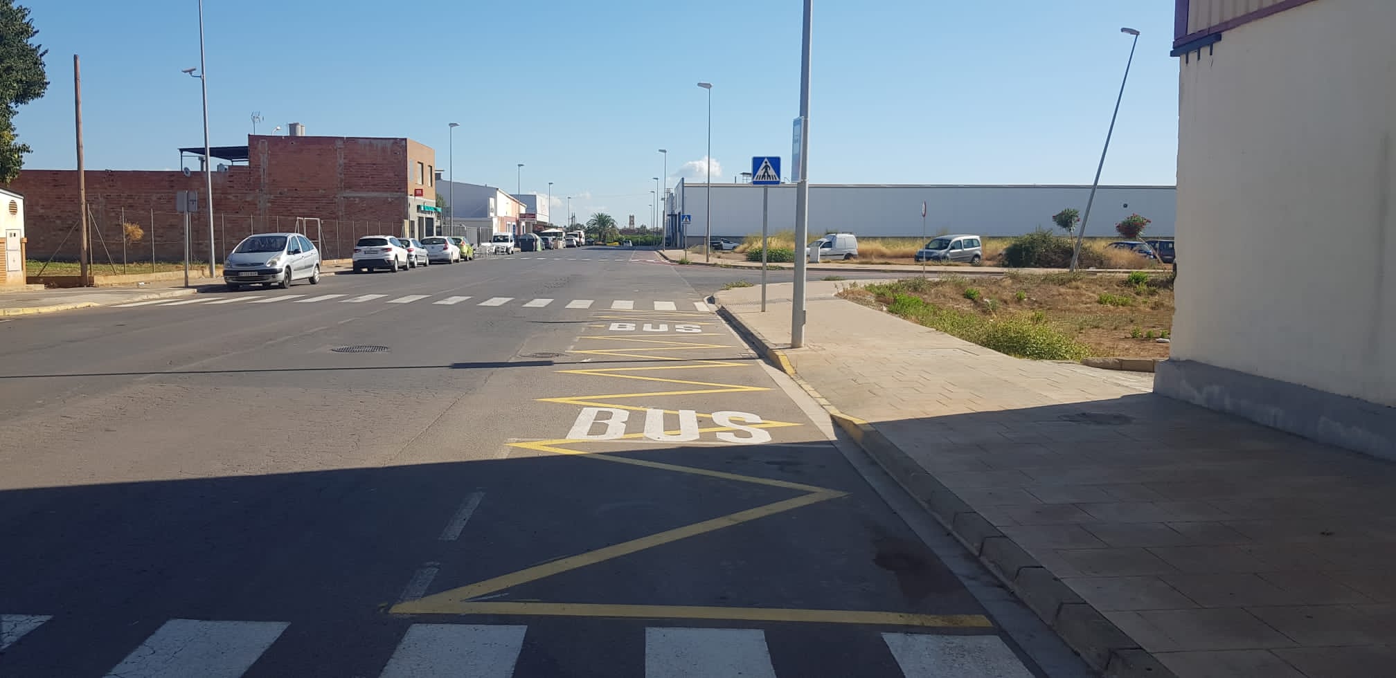 Nules habilita una parada de autobús en la zona de almacenes de la Senda Mitjana