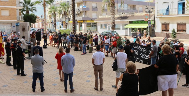 Los Alcázares honra a los que ayudaron a recuperar la localidad tras la DANA del pasado año