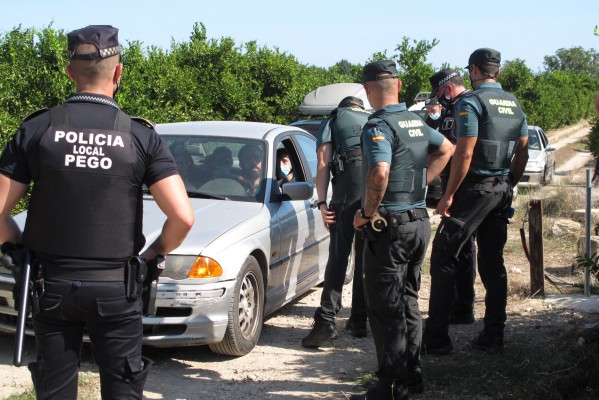 Desalojan una fiesta en un campo de Pego con cerca de cien asistentes de varias provincias