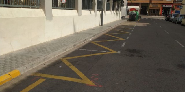 Nules habilita una parada de bus escolar en el CEIP Lope de Vega
