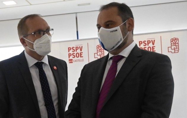 Blanch (PSPV) aprovecha la visita de Ábalos para reclamar los accesos a la AP7 y la prolongación de la CV10 