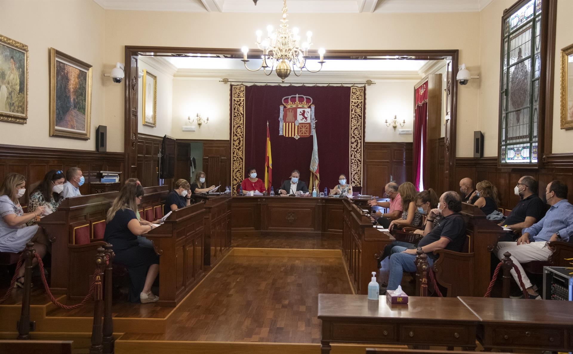 La Diputación aprueba el plan de empleo para reubicar al personal de Penyeta Roja