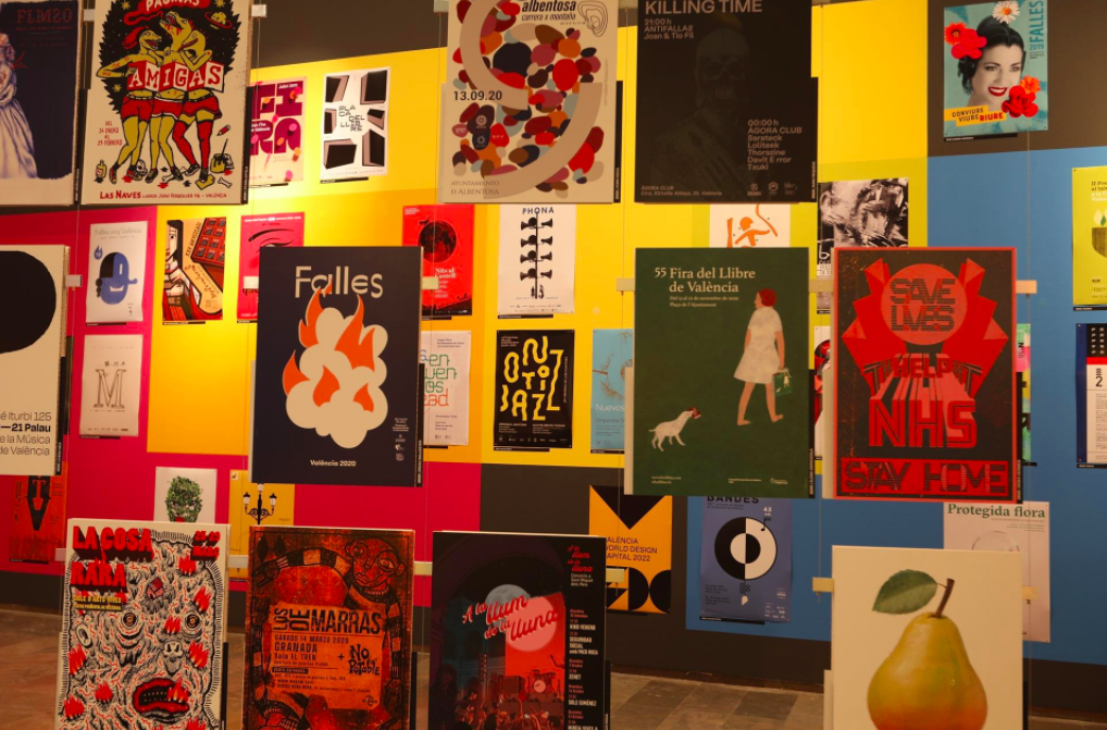 Cartelería valenciana y un homenaje Carmelina Sánchez-Cutillas en el Centre del Carme