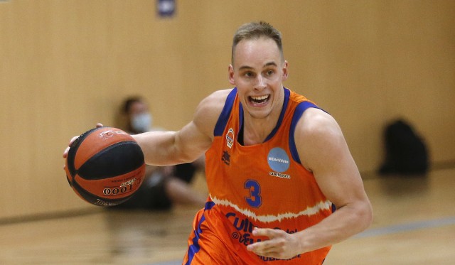 Klemen Prepelic, baja en el torneo amistoso de la Euroliga por molestias en cadera