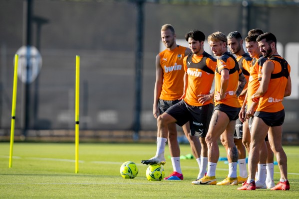 Mangala apunta a pareja de Paulista y Guedes está 'OK' para el derbi