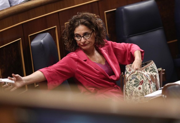 El Congreso tumba el decreto que 'confiscaba' el ahorro de los ayuntamientos