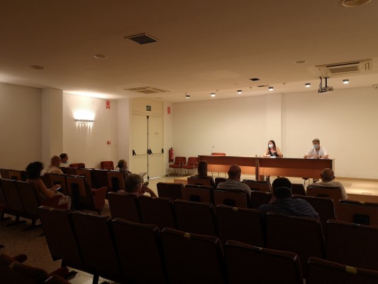 La Vall d'Uixó se reúne con empresas citrícolas y sindicatos ante el inicio de la campaña