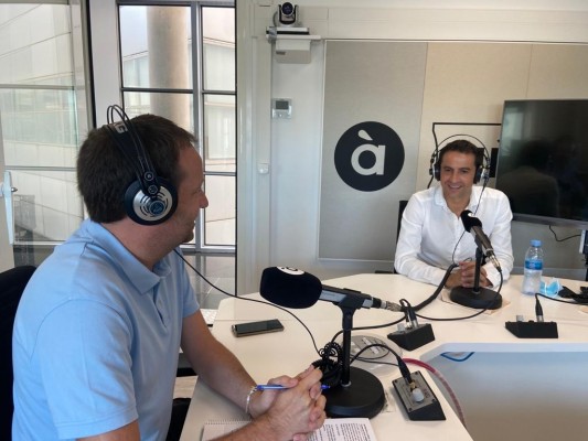 En otros clubes la dirección deportiva es más fuerte pero aquí deciden el propietario y el presidente, es lo que hay