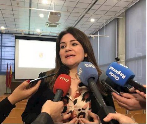 Educación está en contra de desdoblar aulas: 