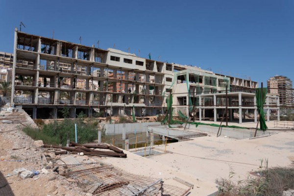 El derribo del hotel de Arenales del Sol, también en la ambiciosa agenda del bipartito de Elche
