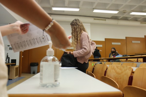 Así es el protocolo covid en la UA: a la universidad sólo se va si se tiene clase