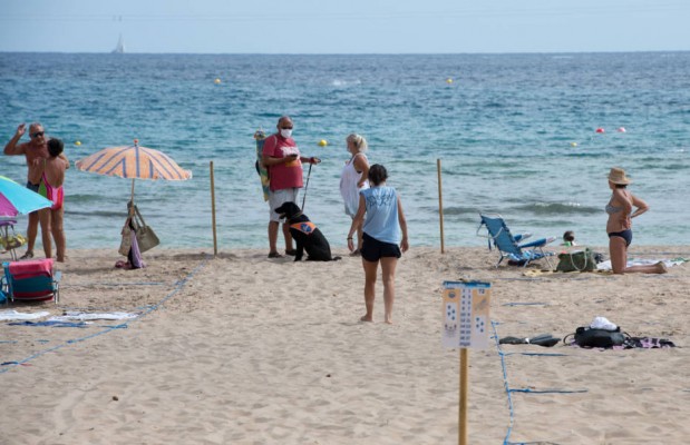 Benidorm negocia que Reino Unido sustituya la cuarentena por test en el aeropuerto