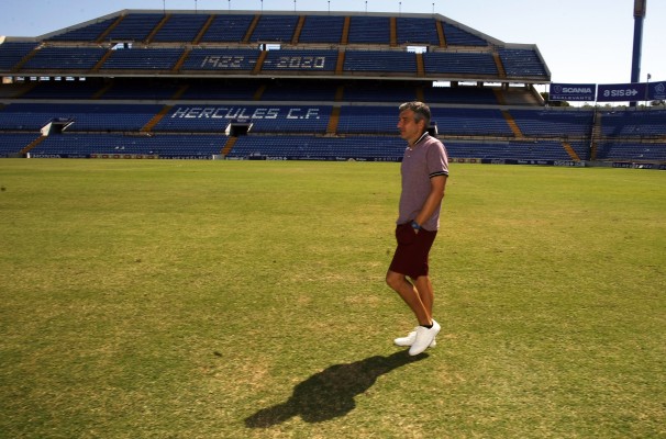 Un positivo por Covid en el Jove obliga a cancelar el amistoso con el Hércules previsto para el sábado