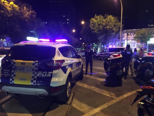 La Policía denuncia dos locales de hostelería de Alicante por incumplir horarios