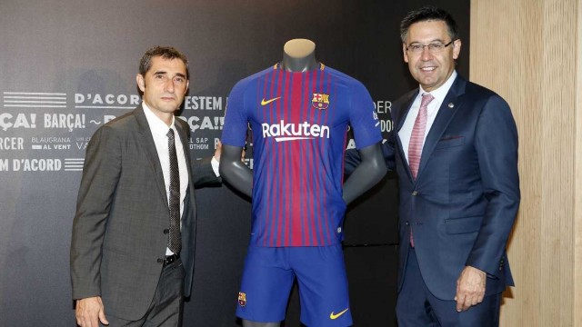 Valverde firma su contrato y se sienta en el banquillo del Camp Nou