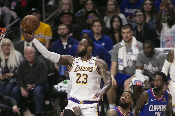 LeBron James se convierte en el jugador con más victorias en 'playoffs' de la NBA