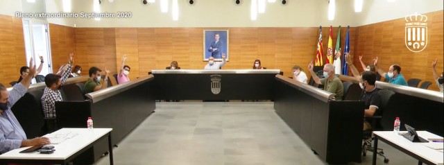 San Vicente acuerda delegar en la Generalitat la construcción de gimnasio y mejoras en tres colegios