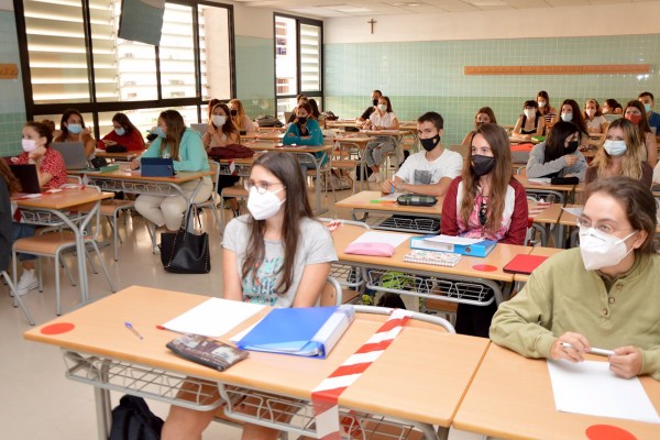 Máxima presencialidad, 'aulas espejo' y grupos alternos en el inicio de curso de la UCV