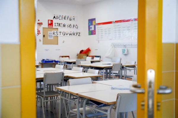 Casi 6 de cada 10 padres españoles prevén más gasto en la vuelta al colegio, según Amazon.es