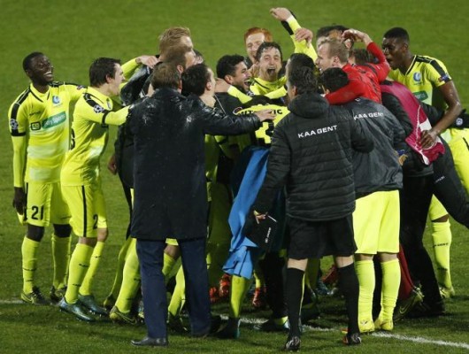 El Gante cumple ante el Zenit y deja al Valencia sin la Champions