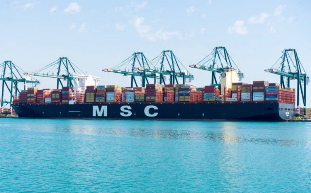 Un buque de MSC bate récord de contenedores en una escala en València