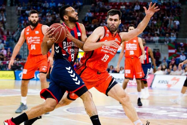El Valencia Basket pierde ante el Baskonia y llega empatado al tercer duelo en La Fonteta
