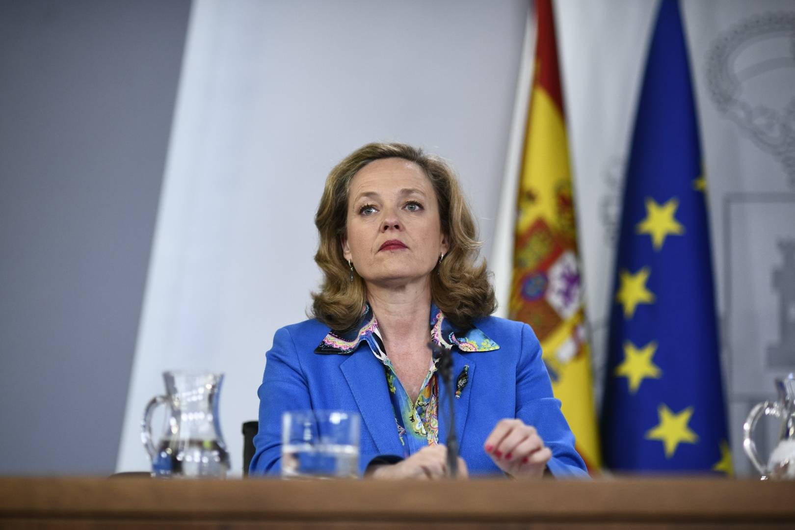 La ministra Calviño presenta en Bruselas la fusión de Bankia y Caixabank
