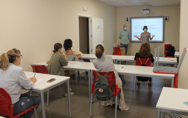 'Benicàssim Activa' retoma la actividad presencial con un taller sobre protección de datos