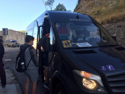 Alumnos de municipios despoblados vuelven al cole con un transporte escolar clave