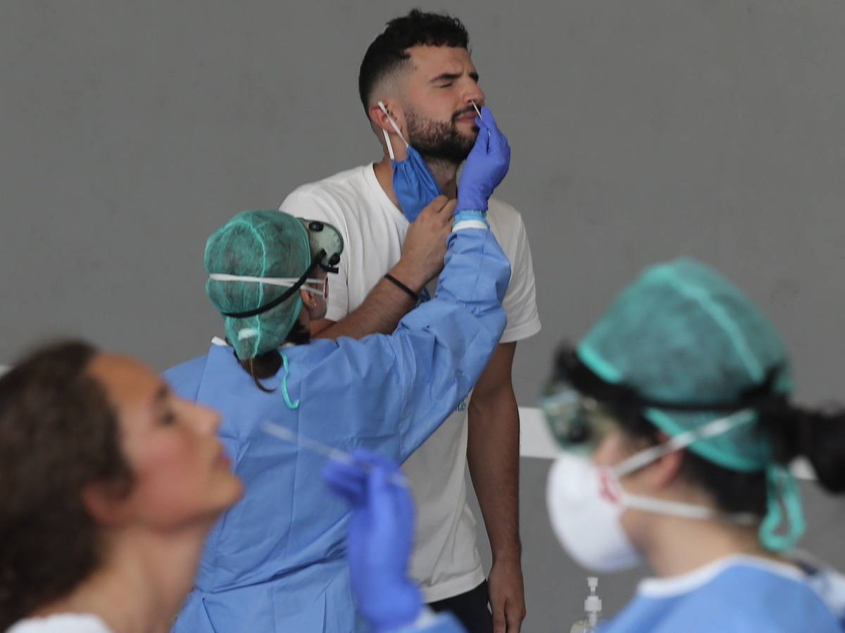  Sanidad notifica más de 26.500 casos de covid-19 este fin de semana, 2.440 en las últimas 24 horas