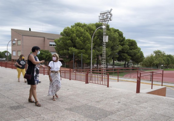 Diputación refuerza el equipo docente de Penyeta Roja con la suma de una treintena de profesionales