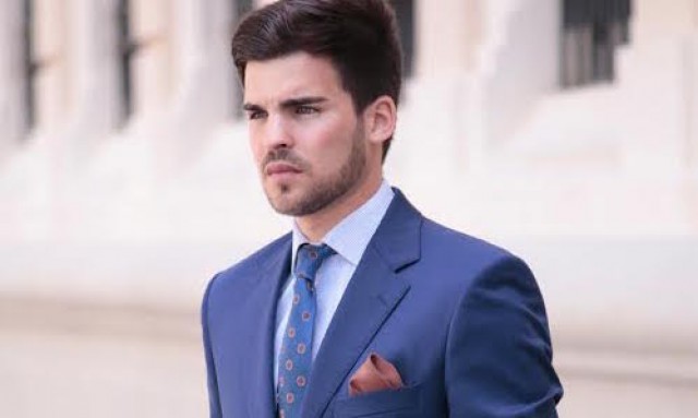 La sastrería valenciana Seligra nombra director a Adrián Balaguer, nieto de su fundador