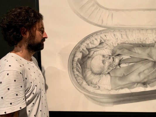 La exposición que nació de una exhumación: Martínez Cánovas convierte en arte una obsesión