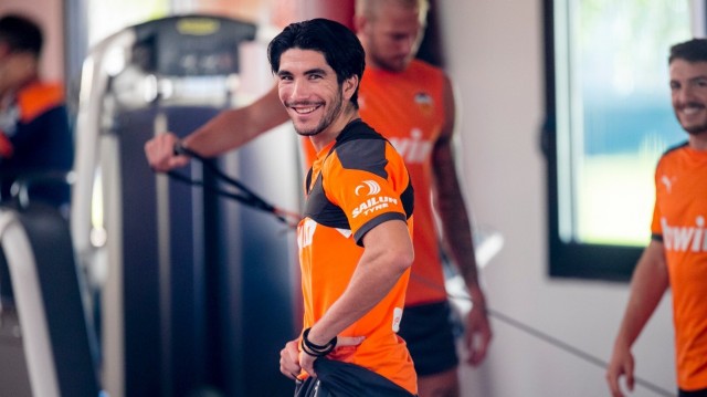 Carlos Soler se pone a las órdenes de Javi Gracia