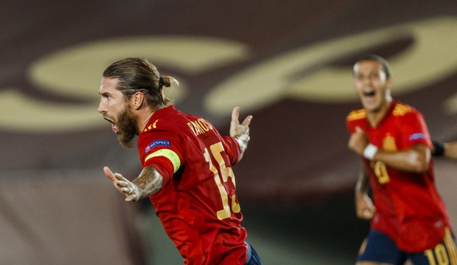España convence con una goleada ante Ucrania