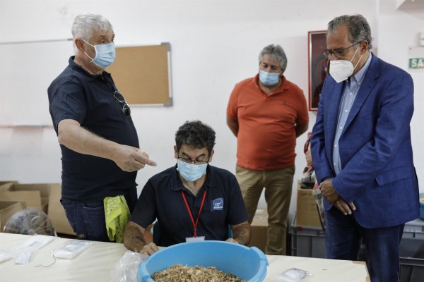 Entre 2.000 y 2.500 docentes de Madrid tienen que someterse a una PCR tras dar positivo en los test