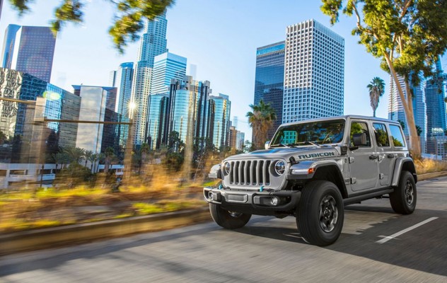 Jeep® Wrangler 4xe se une a Renegade y Compass 4xe en la gama global de vehículos eléctricos