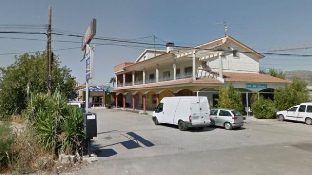 A lo loco: precintado el asador Darfary de Lorca con cien personas en una fiesta