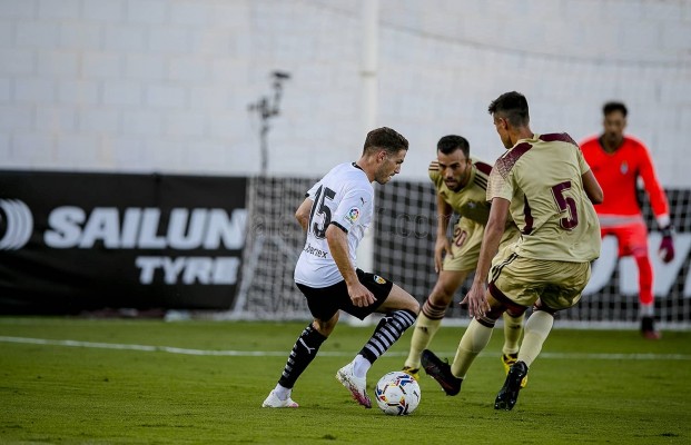 El Valencia cierra la pretemporada con buenas sensaciones pero sin fichajes