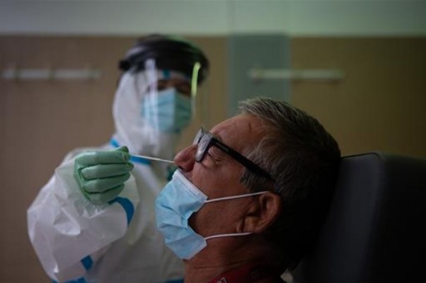 Detectados otros 365 contagiados por coronavirus en una jornada sin fallecidos y once ingresados más
