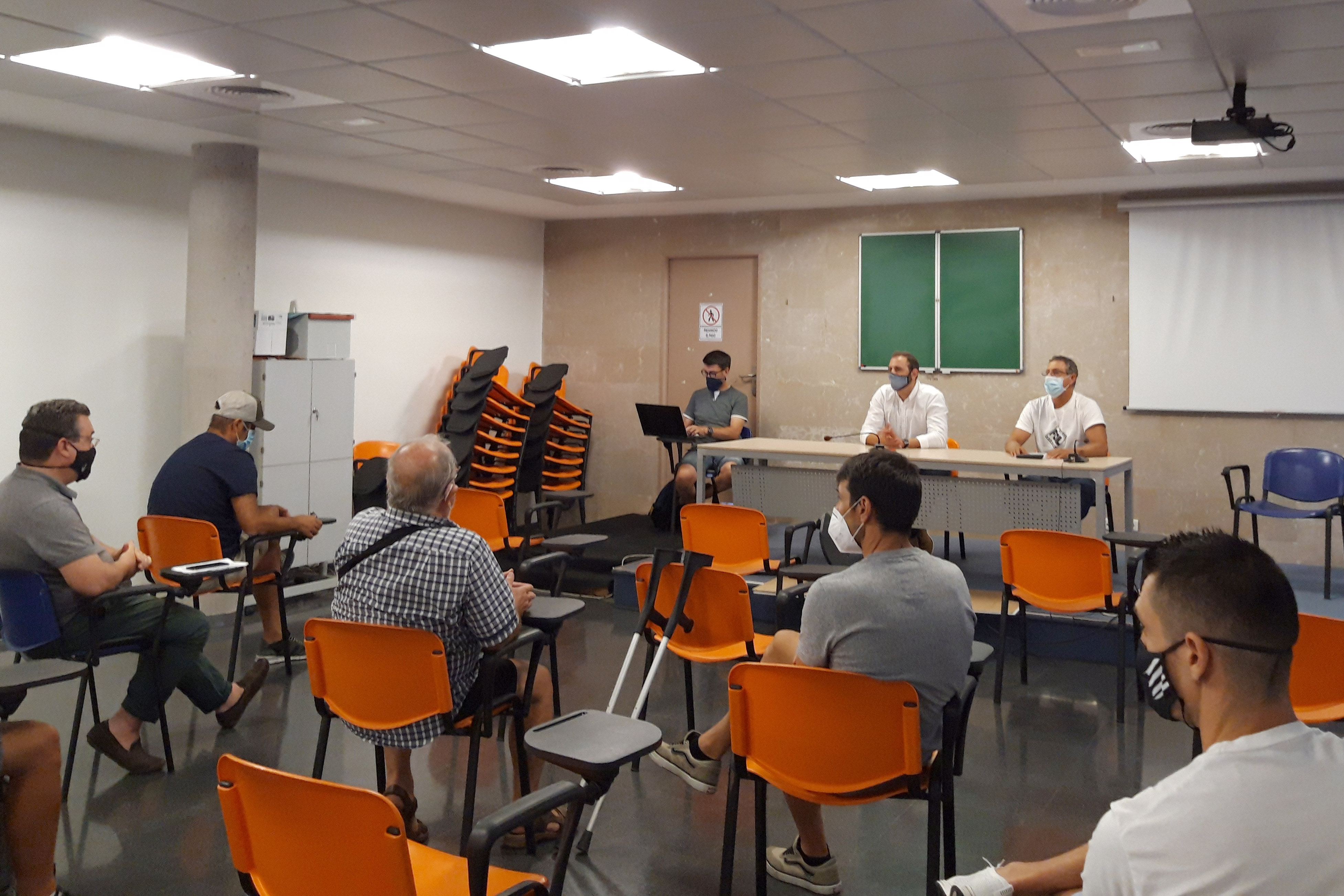 El Patronato de Deportes aborda con los clubes de Castelló el protocolo 'covid' en esta temporada