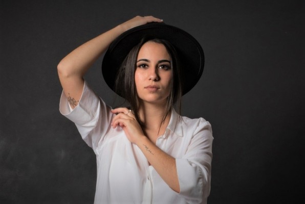 Andrea Borrás presenta 'Mía', su primer disco: 